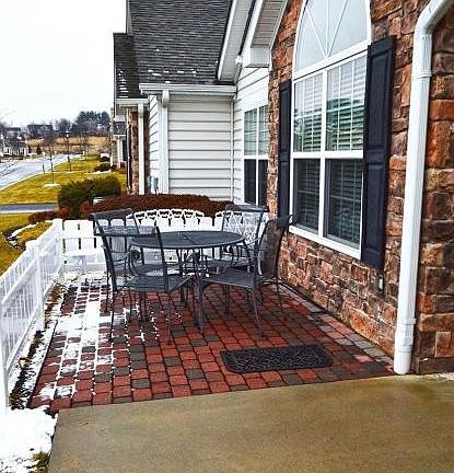2nd image of 185 Revolution Cir