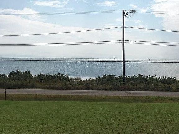 2nd image of 901 Bayshore Dr