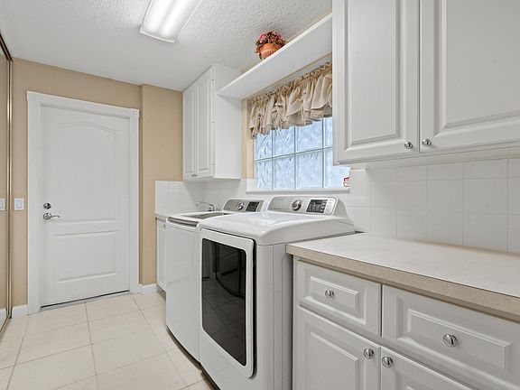 5th image of 996 SW BALMORAL Trace