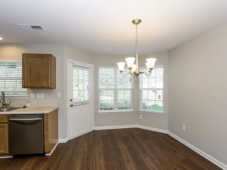5929 Brookfield Pointe Dr — Photo 6