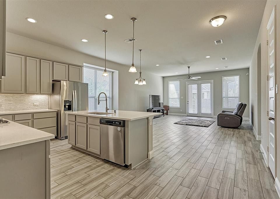 Wow! Look at this beautiful space.