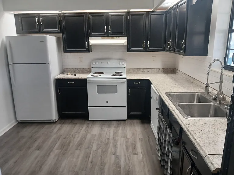 204 Midtown Ln #2 — Photo 6