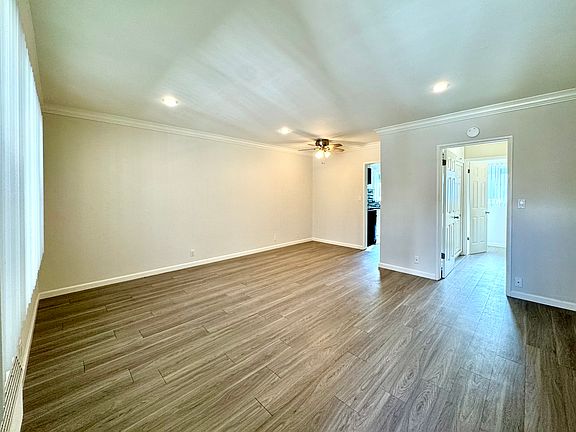 5th image of 361 S Oakland Ave APT 11