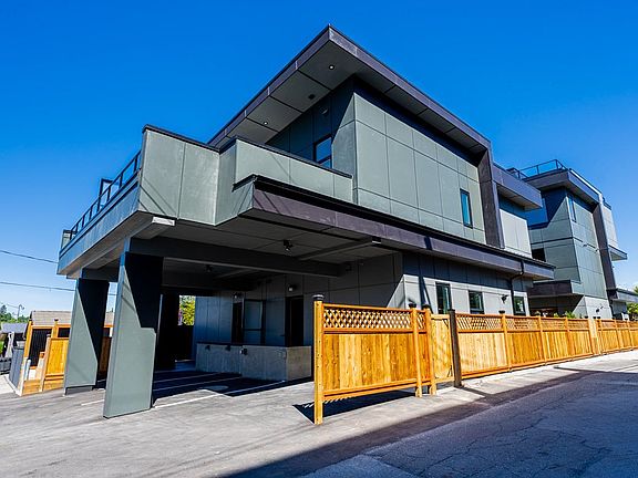 2nd image of 678 E 22nd Ave #1