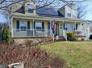 389 Mermaid Dr, Manahawkin, NJ 08050
