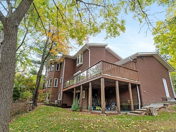 3rd image of 929 Clarkson Rd S