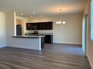 870 Cabrillo St, Lemoore, CA 93245