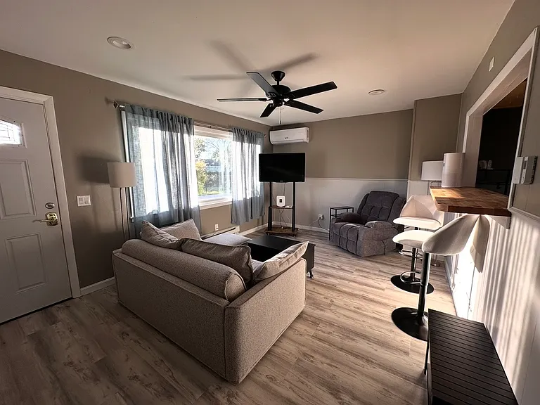8 A St #1 — Photo 2