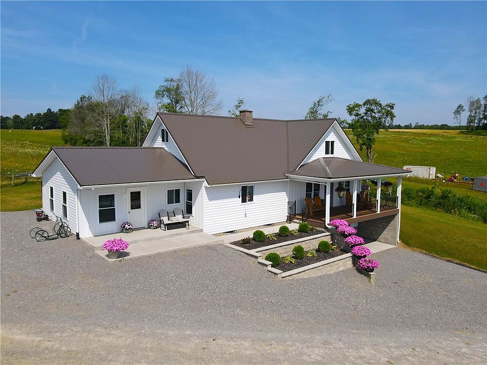 1st image of 7690 Banks Rd