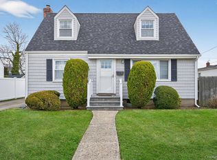 23 S Elm Street, Hicksville, NY 11801