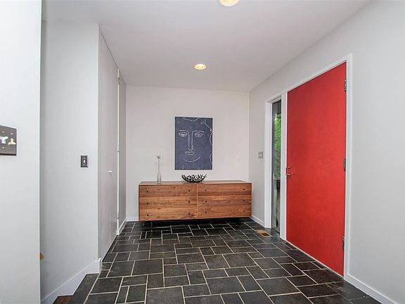 5th image of 4140 Thornoaks Dr