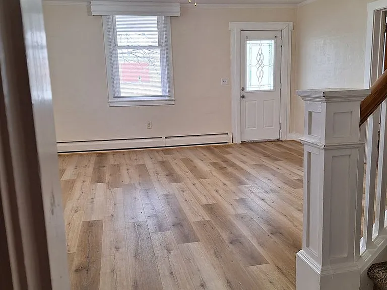 279 W 4th St — Photo 8