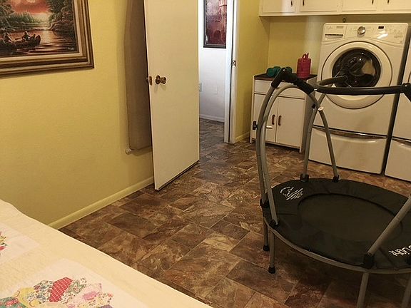 4th image of 10445 W Prairie Hills Cir