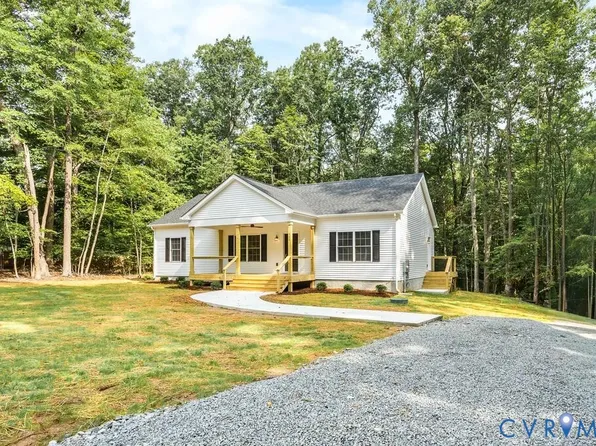 111 General Lee Ct, Montross, VA 22520