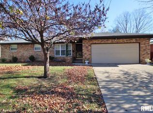 3820 N Donna Ln, Peoria, IL 61615
