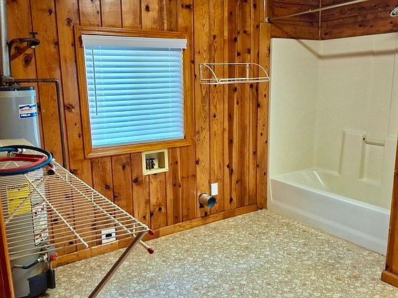 4th image of 2280 Andregg Rd