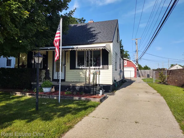 29028 Edward Ave, Madison Heights, MI 48071