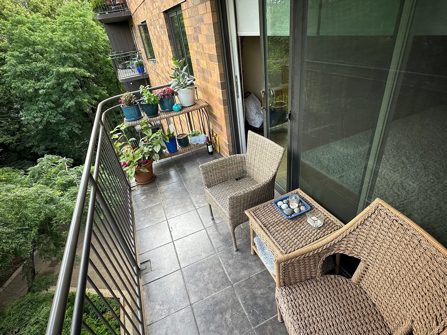 1 bed, 744 sqft, $2,100 — Photo 1