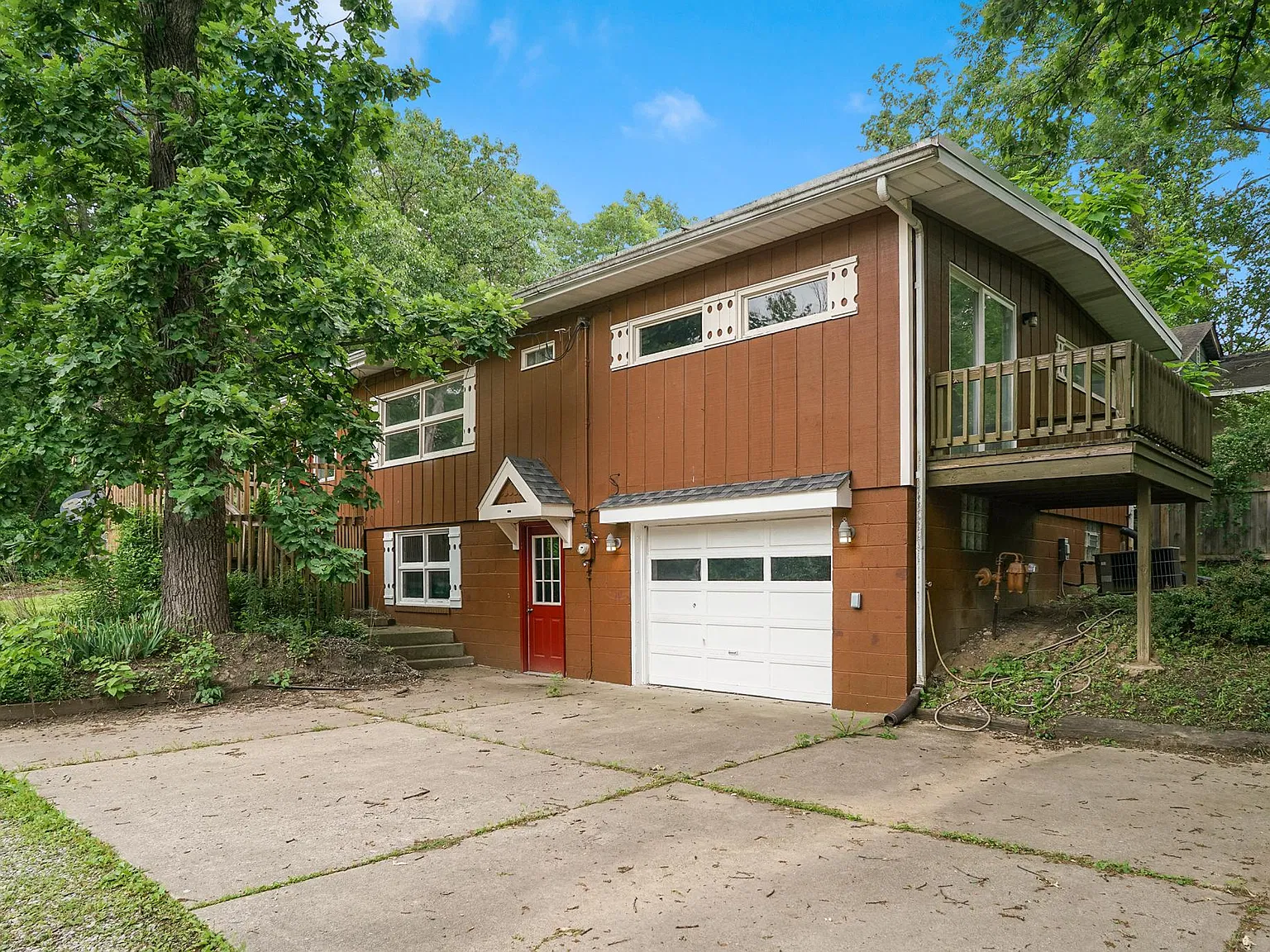 2 bed, 1.5 bath, 1056 sqft, $2,000 — Photo 3
