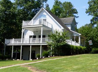 222 Whispering Pines Dr, Macon, NC 27551