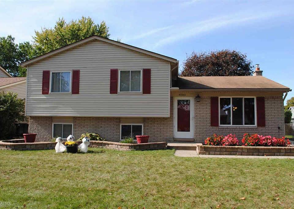 1st image of 43201 Hartwick Dr