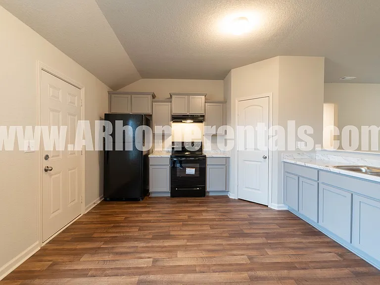 1175 Gallery Dr — Photo 5