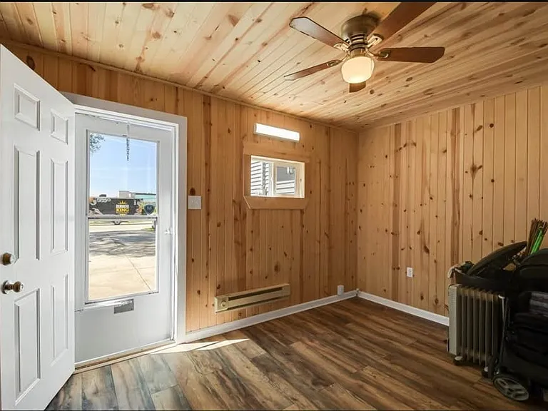 1402 E Florida Ave — Photo 11