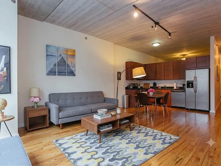 630 N Franklin St #504 — Photo 2