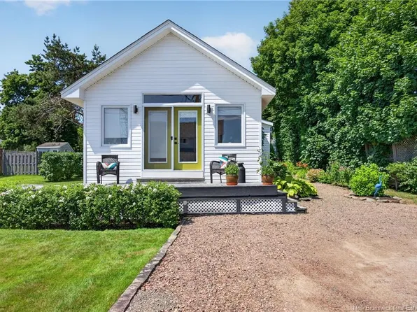 10 Burden Ln, Shediac, NB E4P 8S1