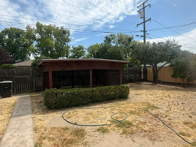 1514 Maplewood Dr — Photo 21