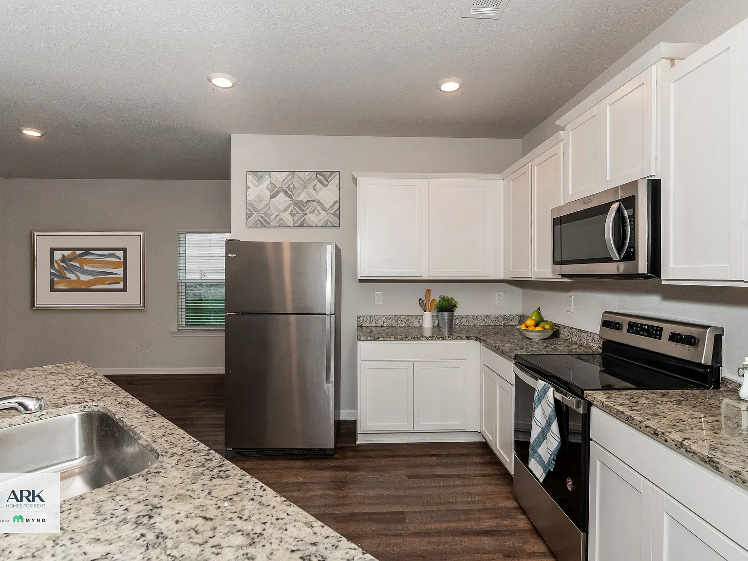 5 bed, 2.5 bath, 2619 sqft, $2,415 — Photo 3