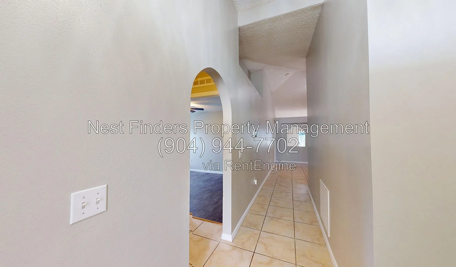 3 bed, 2.0 bath, 1874 sqft, $2,300 — Photo 3