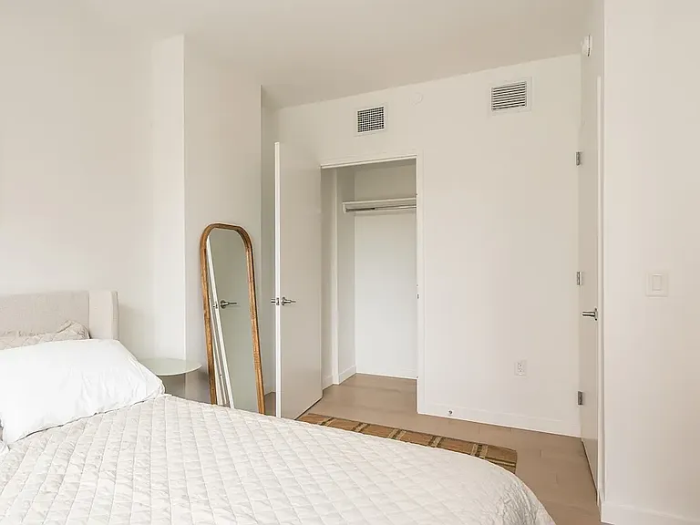 975 Nostrand Ave #534 — Photo 4