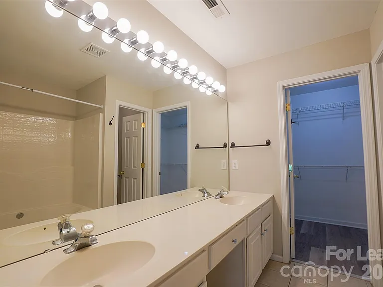 2411 Normancrest Ct — Photo 14