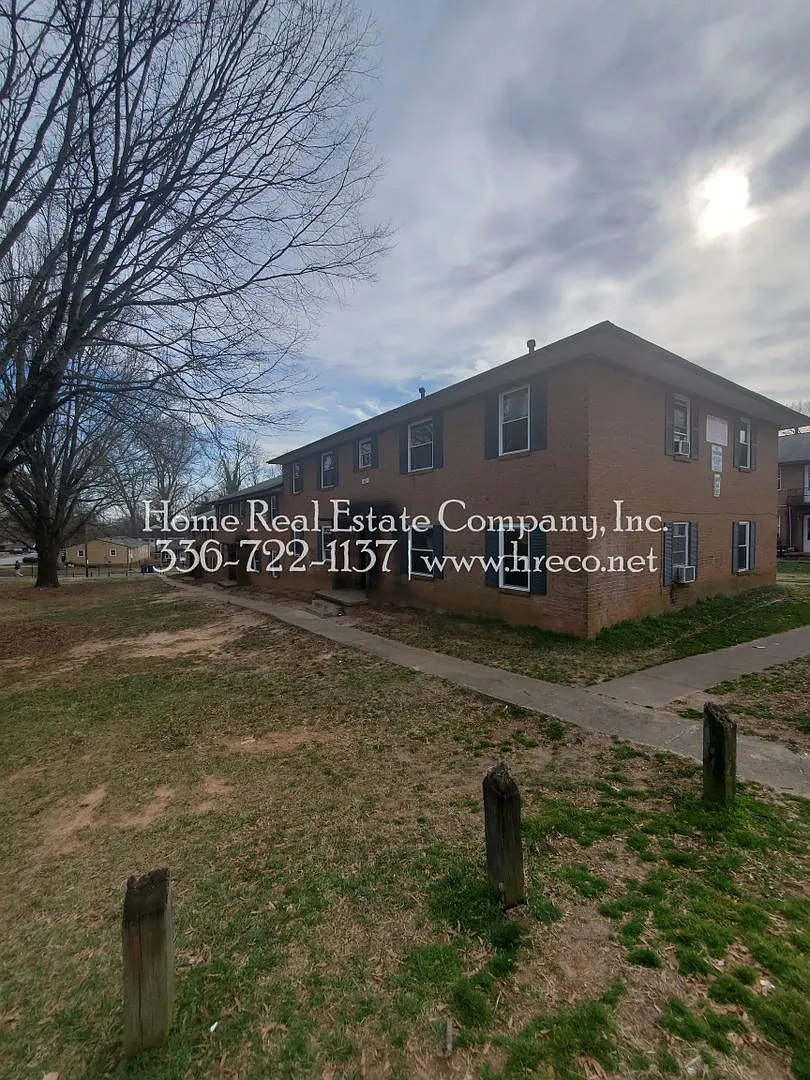 Building Photo - 2332 N Cherry St #D