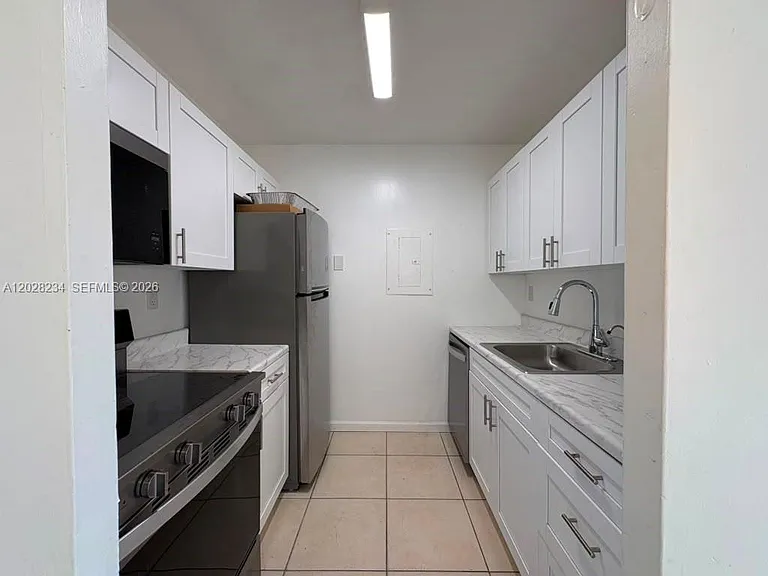 1141 Lake Victoria Dr #F — Photo 11