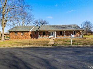 1208 Hubbard St #M, Mountain Grove, MO 65711