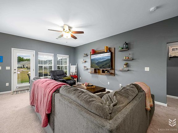 5th image of 715 Tattlesbury Dr.