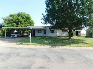 103 Vaughn St, Burkburnett, TX 76354