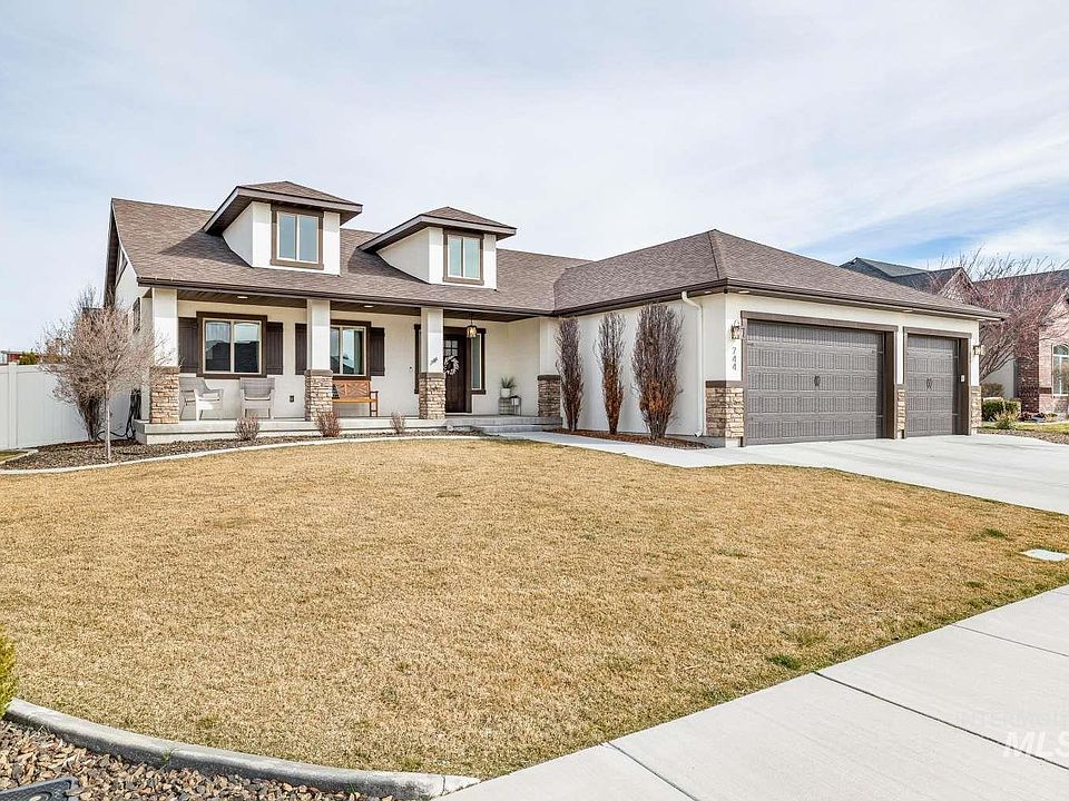 1st image of 744 Midnight Sun Loop