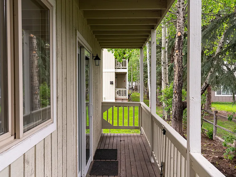 121 Pinewood Ln #B1 — Photo 13