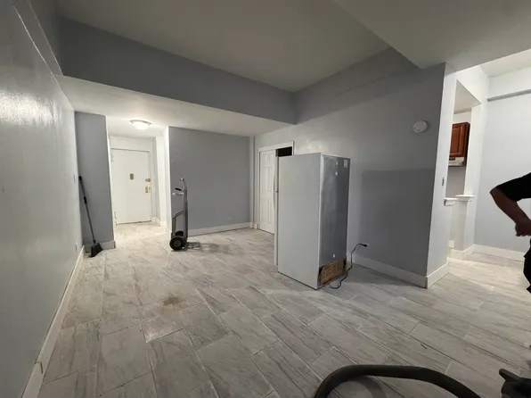 450 Rockaway Parkway image 1 of 10