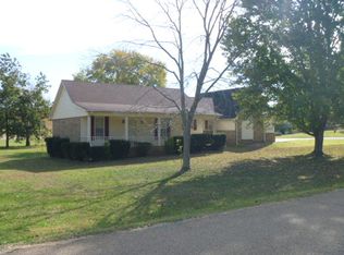 1015 Green Valley Dr, Paris, TN 38242