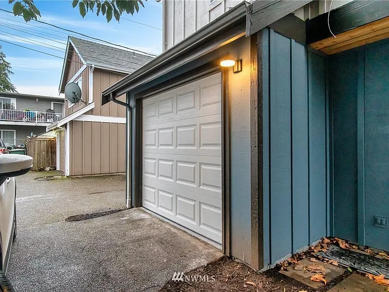 15th Ave SW — Photo 30