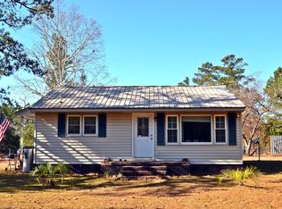 4907 Gurney Rd, Wallace, SC 29596