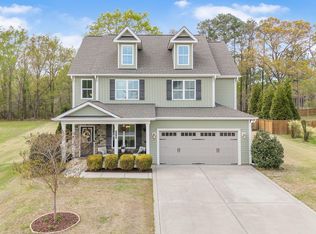 378 Avery Pond Dr, Fuquay Varina, NC 27526