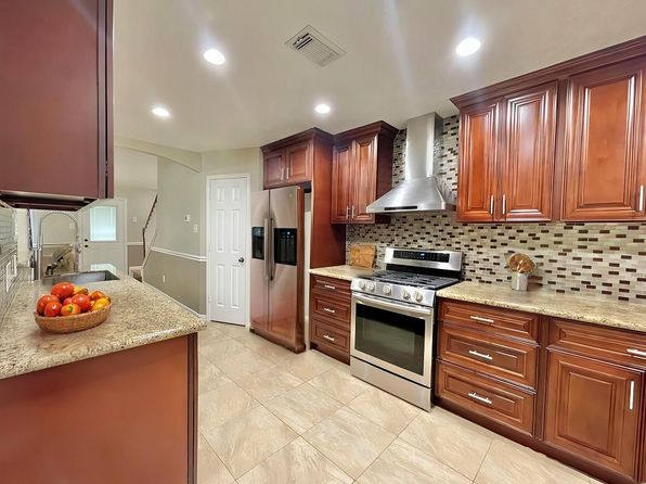 Property image for 8227 Prairie Wind Ln, Houston, TX 77040