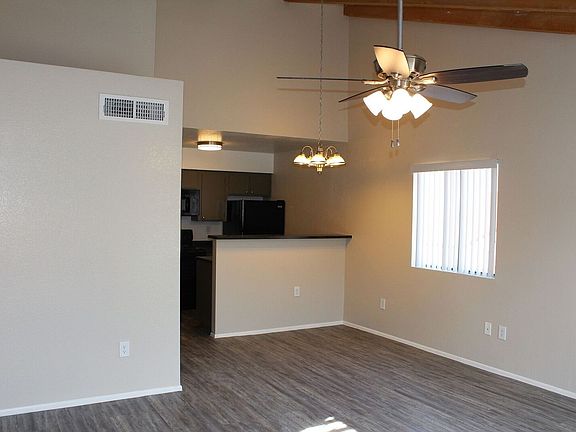 4th image of 2525 S McClintock Dr APT 117