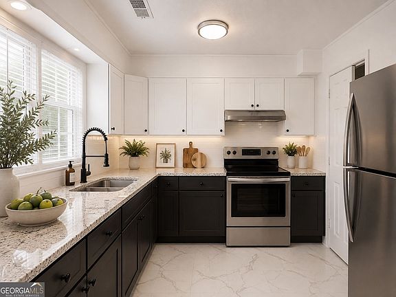 3rd image of 1012 Sexton Dr APT 5