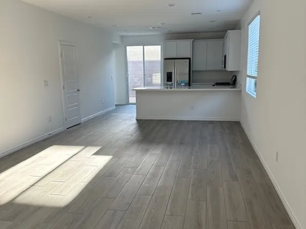 9733 Redwood Cascade St, Las Vegas, NV 89143